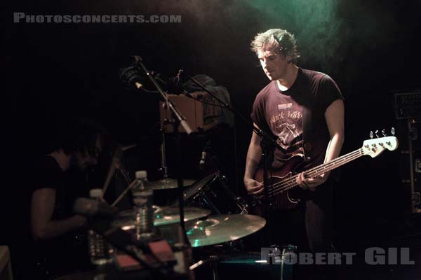 DINOSAUR PILE UP - 2009-04-16 - PARIS - La Maroquinerie - 